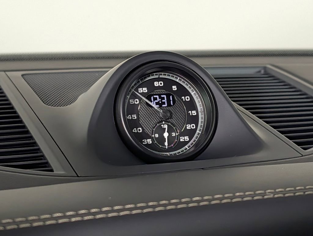 Certified 2025 Porsche Macan S image 29