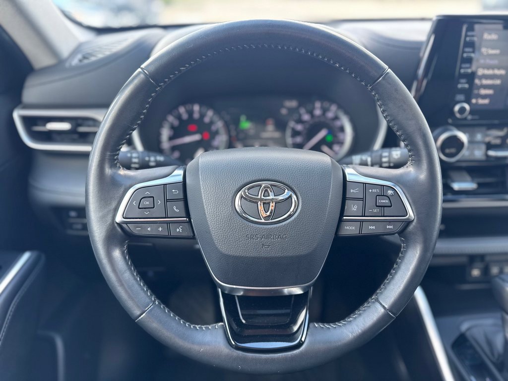 Used 2020 Toyota Highlander XLE image 12