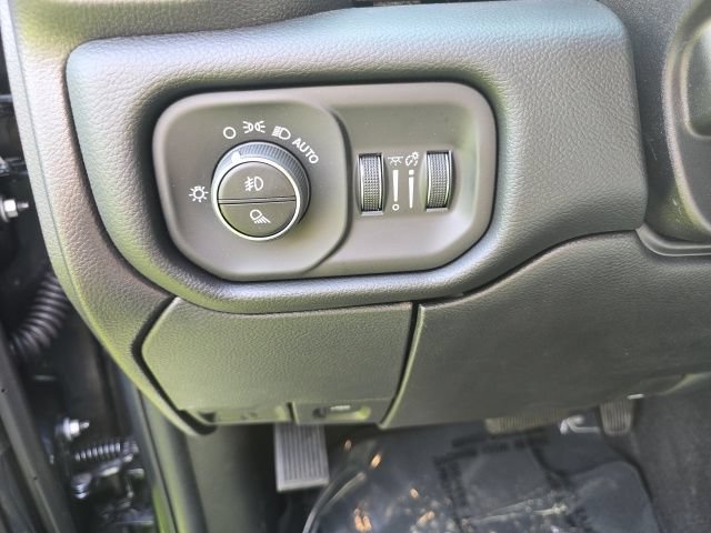 New 2026 RAM 2500 Laramie AWD/4WD image 13