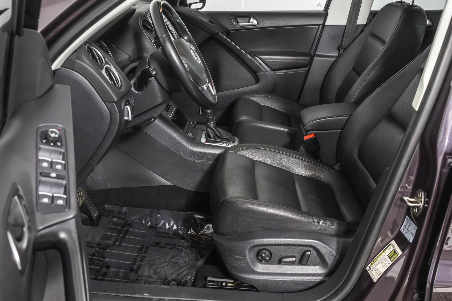 Used 2016 Volkswagen Tiguan SE image 22