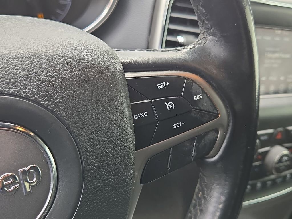 Used 2020 Jeep Grand Cherokee Laredo image 18