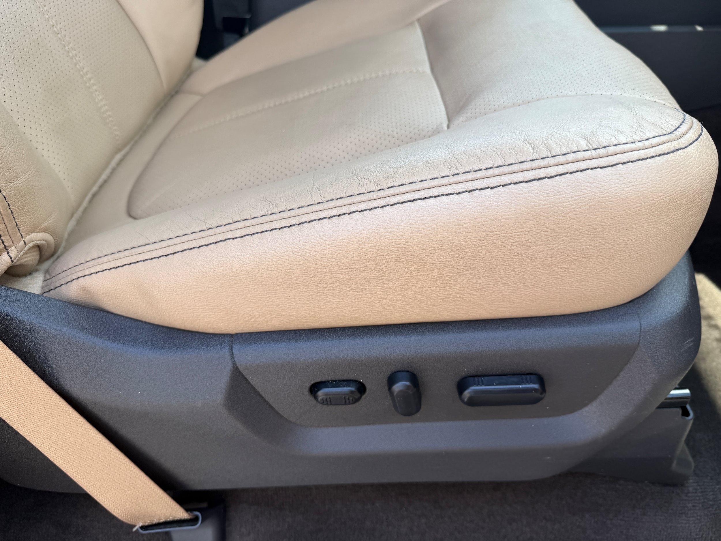 Used 2015 Ford F250 Lariat w/ Lariat Interior Package AWD/4WD image 24