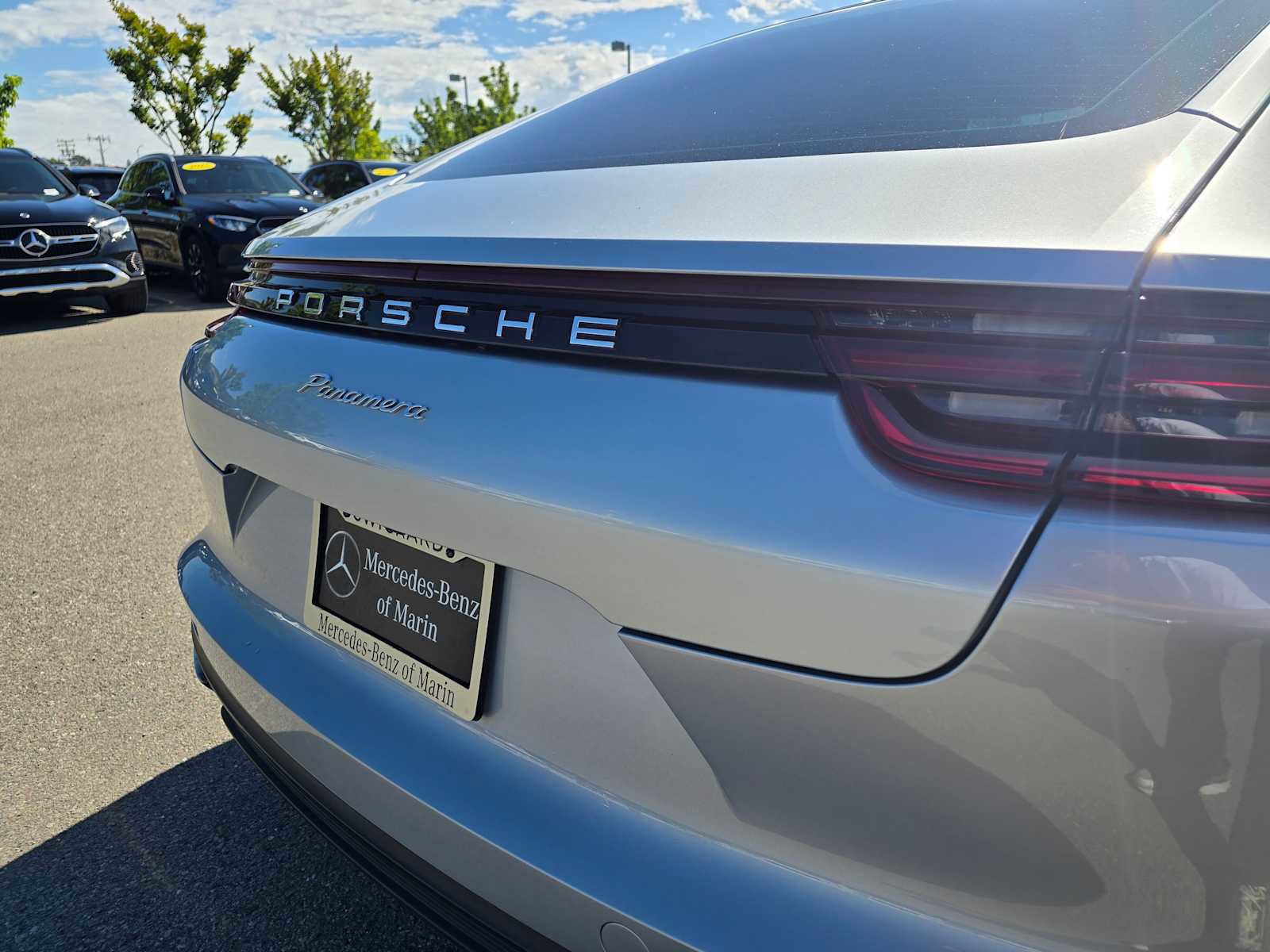 Used 2018 Porsche Panamera RWD image 15