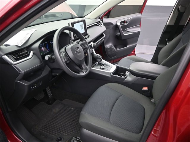 Used 2025 Toyota RAV4 LE image 5