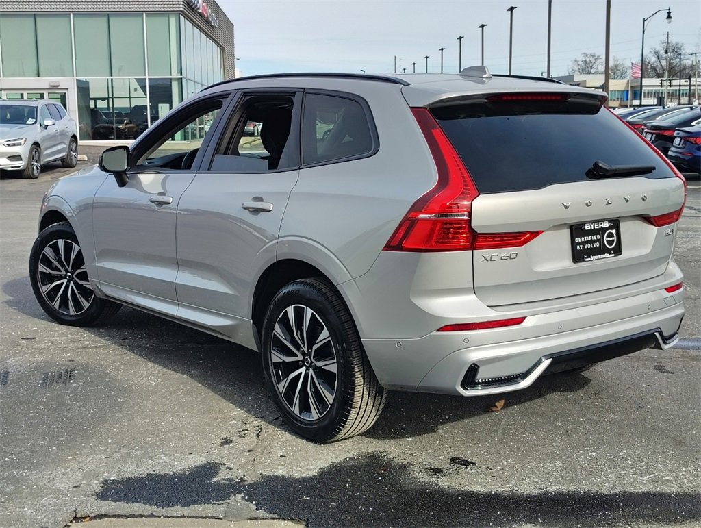 Used 2025 Volvo XC60 B5 Plus image 4