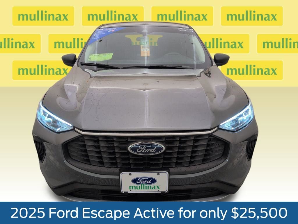 Used 2025 Ford Escape Active image 13