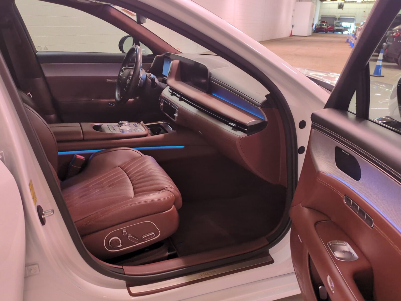 Used 2023 Genesis G90 3.5T image 9