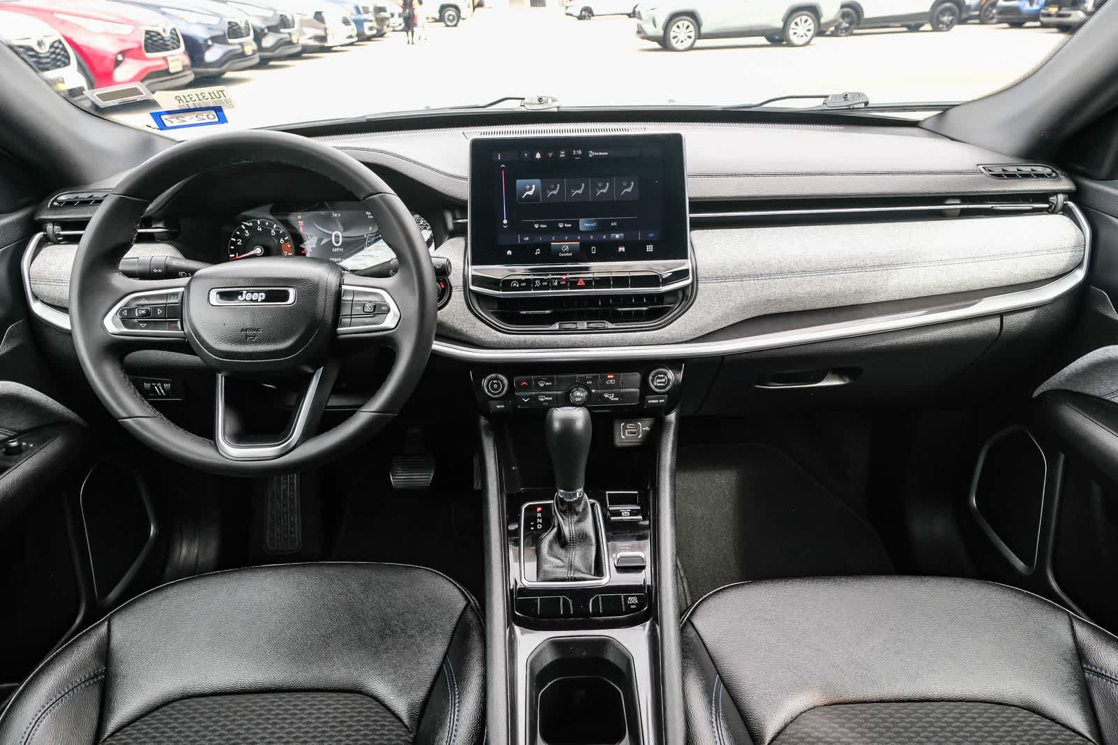Used 2024 Jeep Compass Latitude AWD/4WD image 13