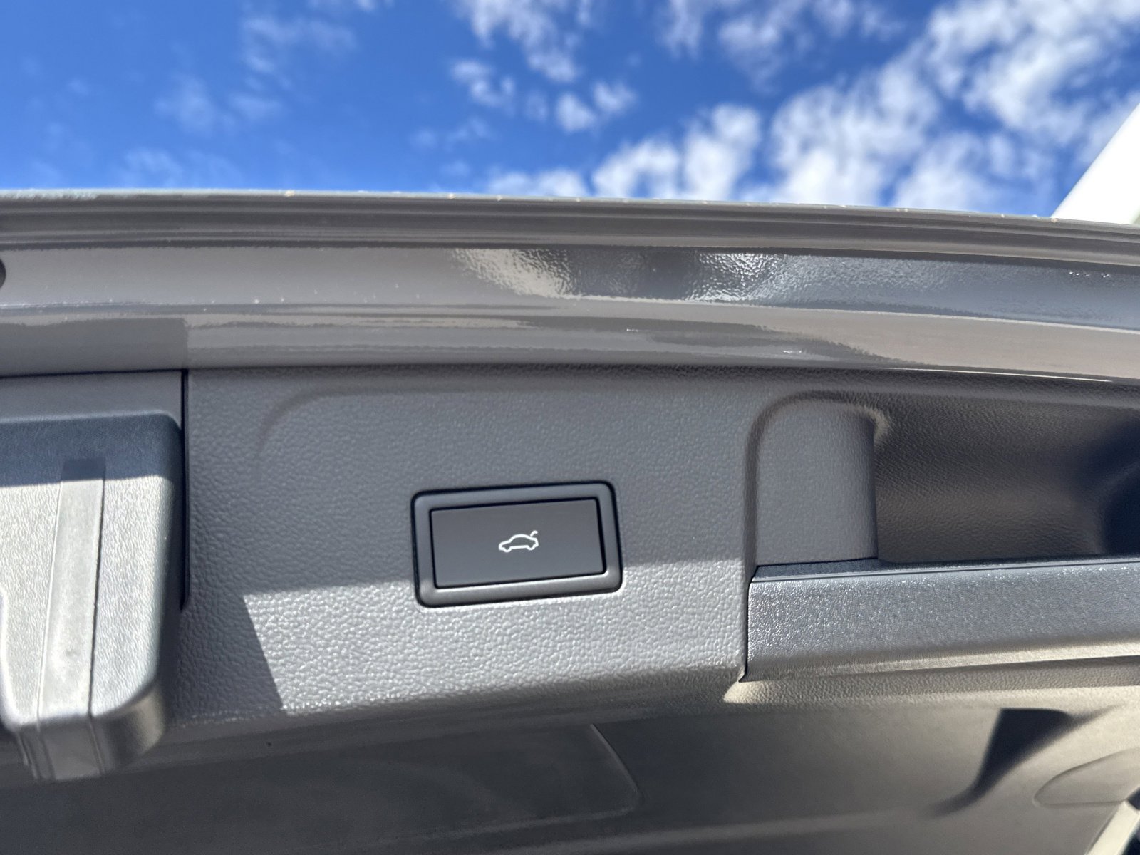 New 2026 Volkswagen Atlas SE image 7