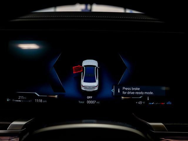 Used 2026 BMW 740i xDrive w/ Premium Package image 17