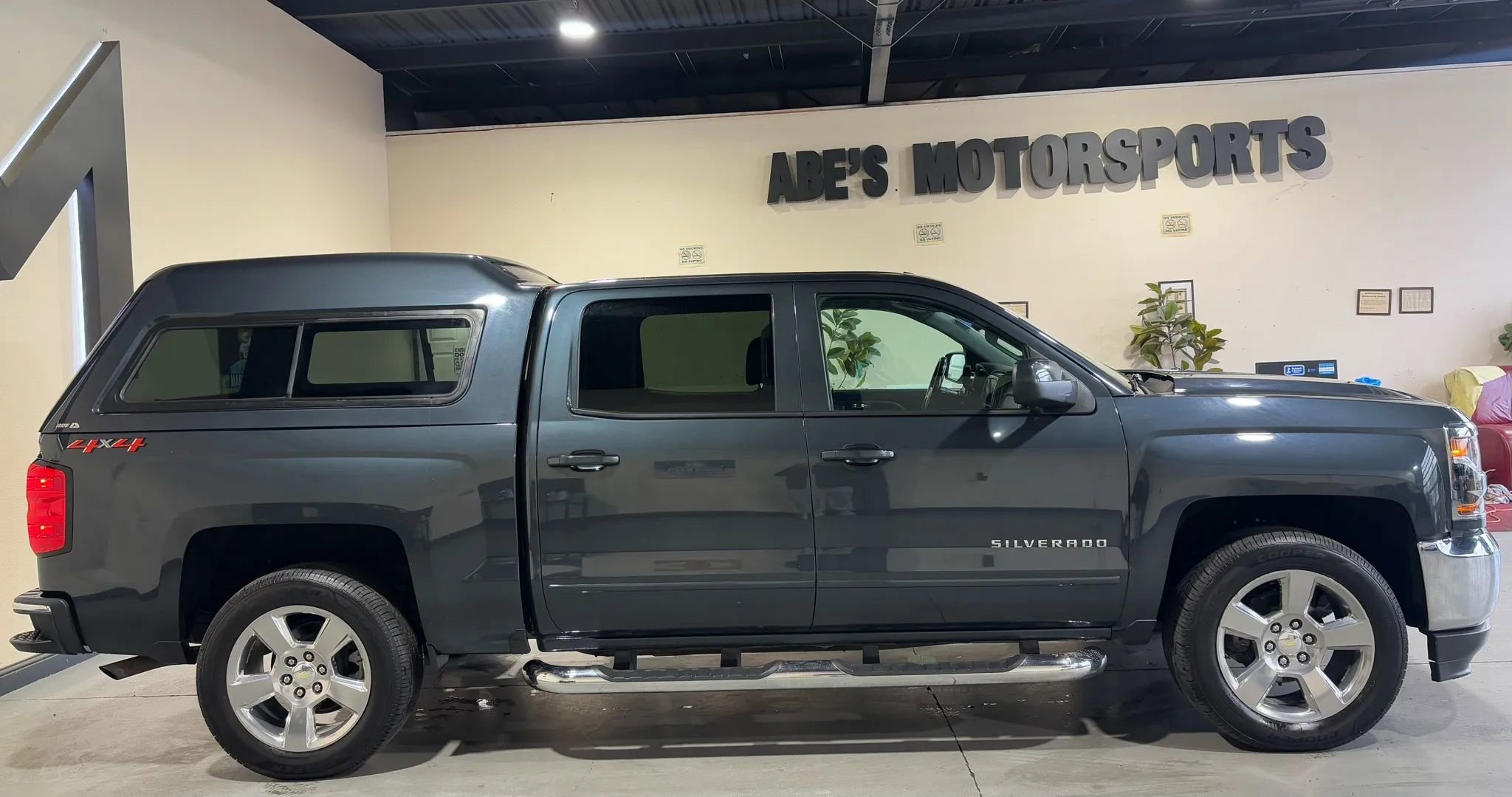 Used 2018 Chevrolet Silverado 1500 LT w/ All Star Edition AWD/4WD image 4