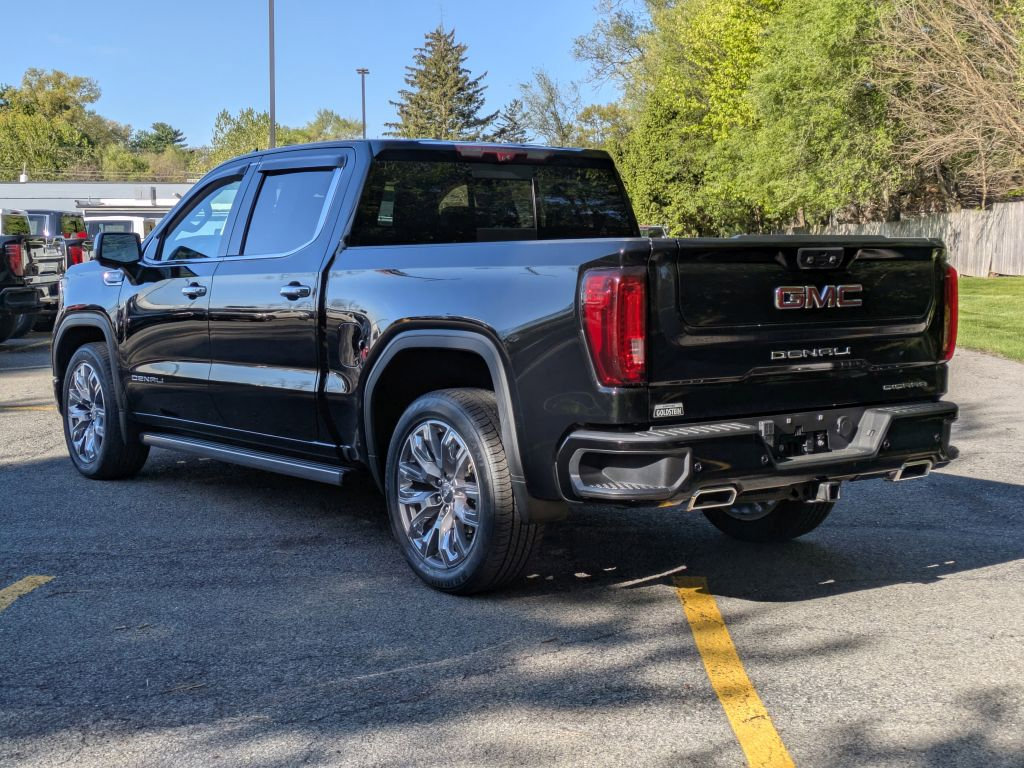 Certified 2023 GMC Sierra 1500 Denali w/ Denali Reserve Package AWD/4WD image 5