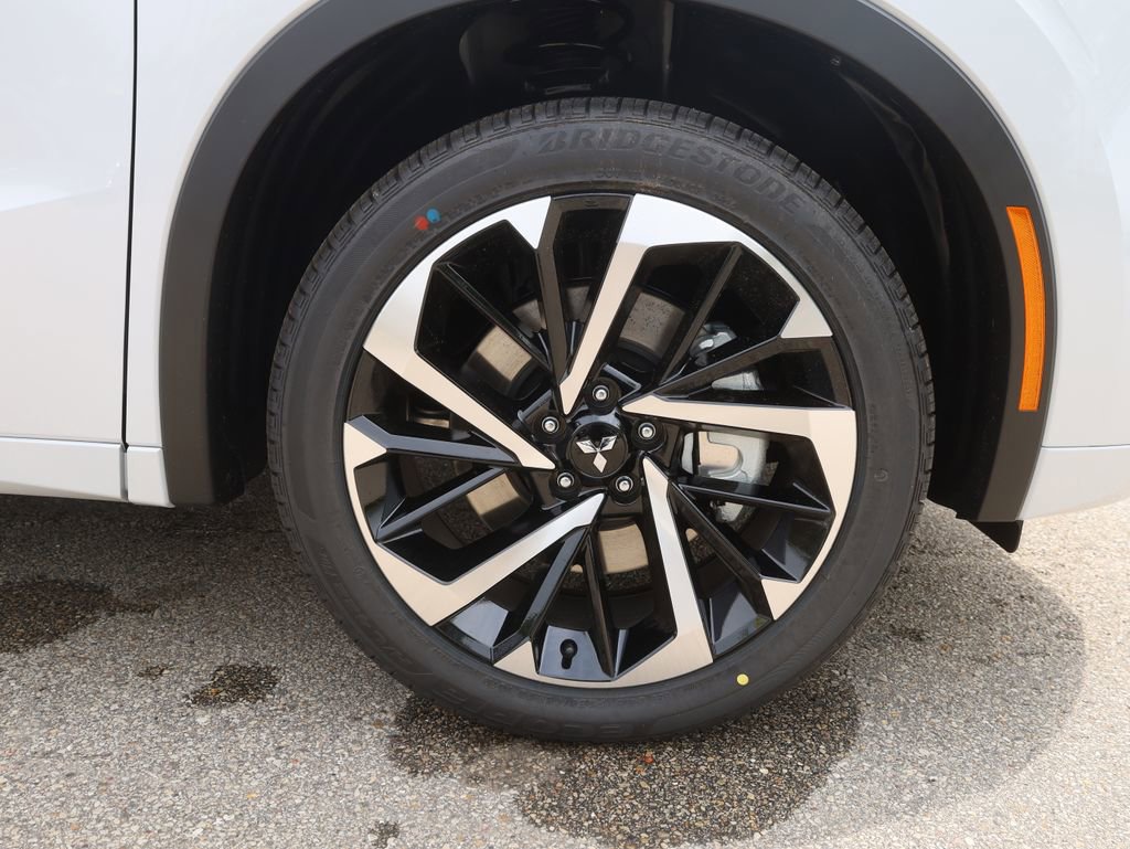 New 2025 Mitsubishi Outlander SEL image 12