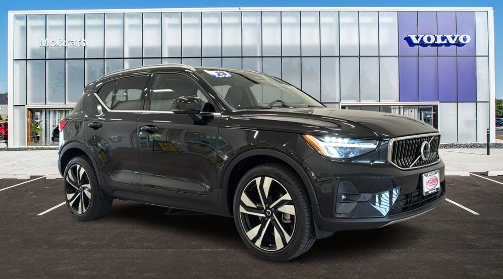 Used 2023 Volvo XC40 B5 Ultimate w/ Protection Package Premier