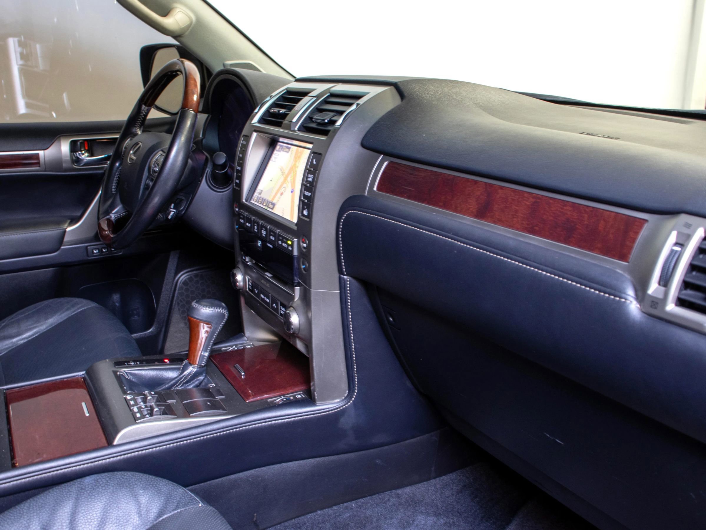 Used 2016 Lexus GX 460 w/ Premium Package image 12