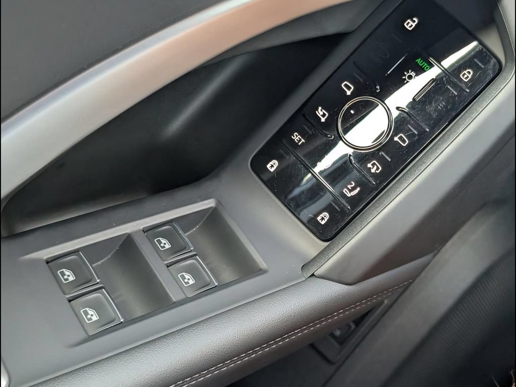 Certified 2025 Audi Q5 Premium AWD/4WD image 11