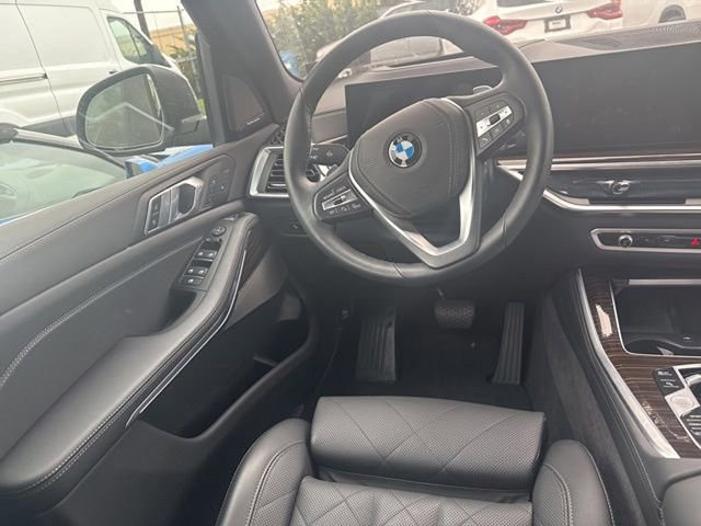 Used 2026 BMW X5 xDrive40i w/ Climate Comfort Package image 17