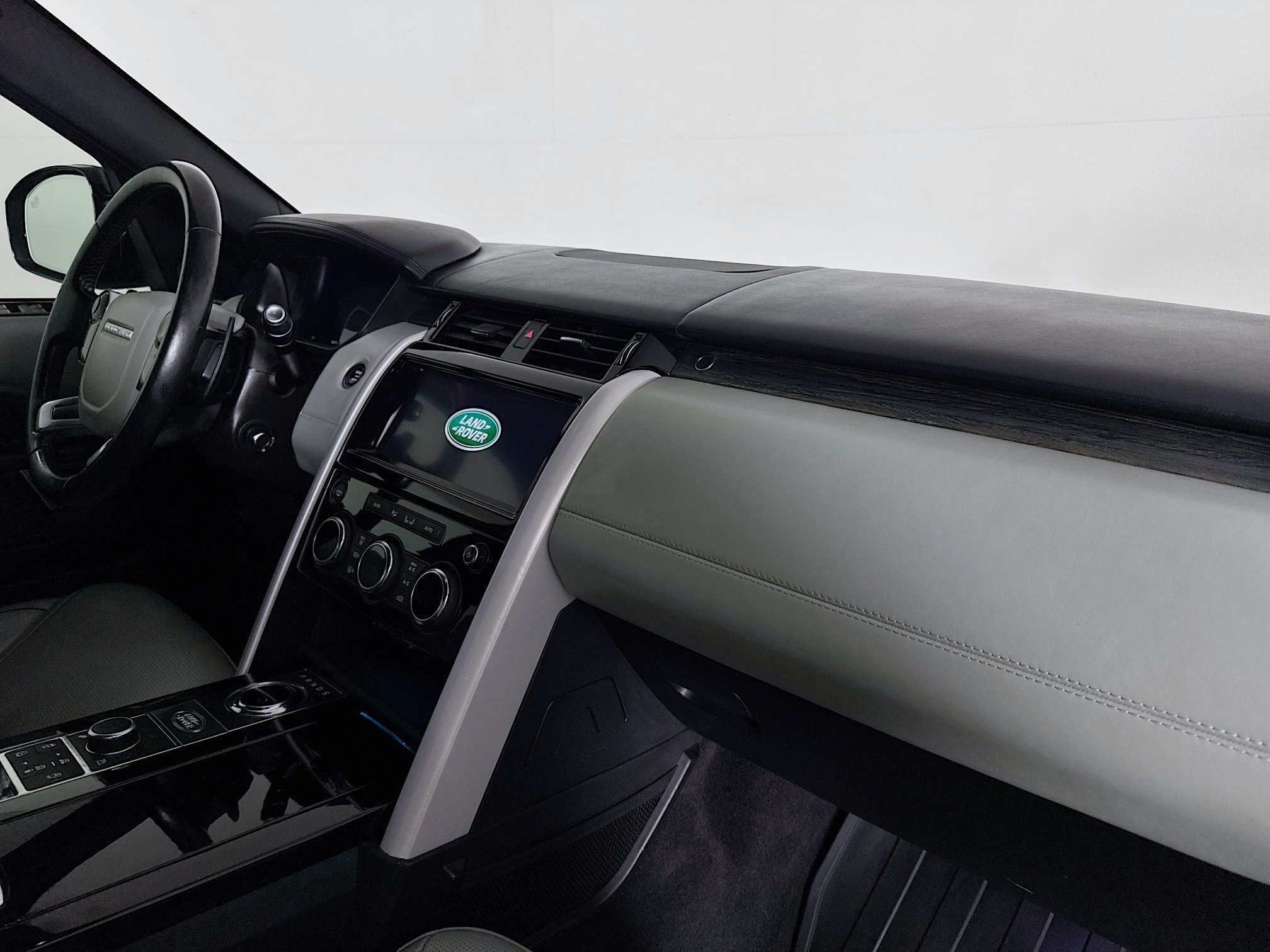 Used 2019 Land Rover Discovery HSE Luxury AWD/4WD image 29