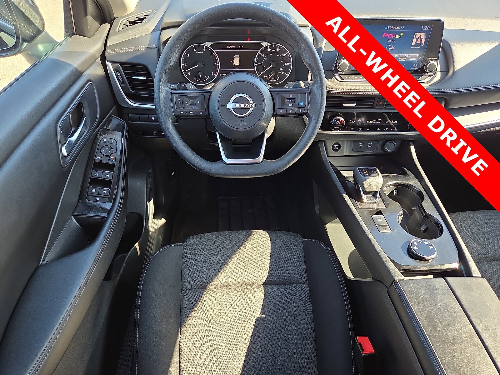 Used 2024 Nissan Rogue SV image 10