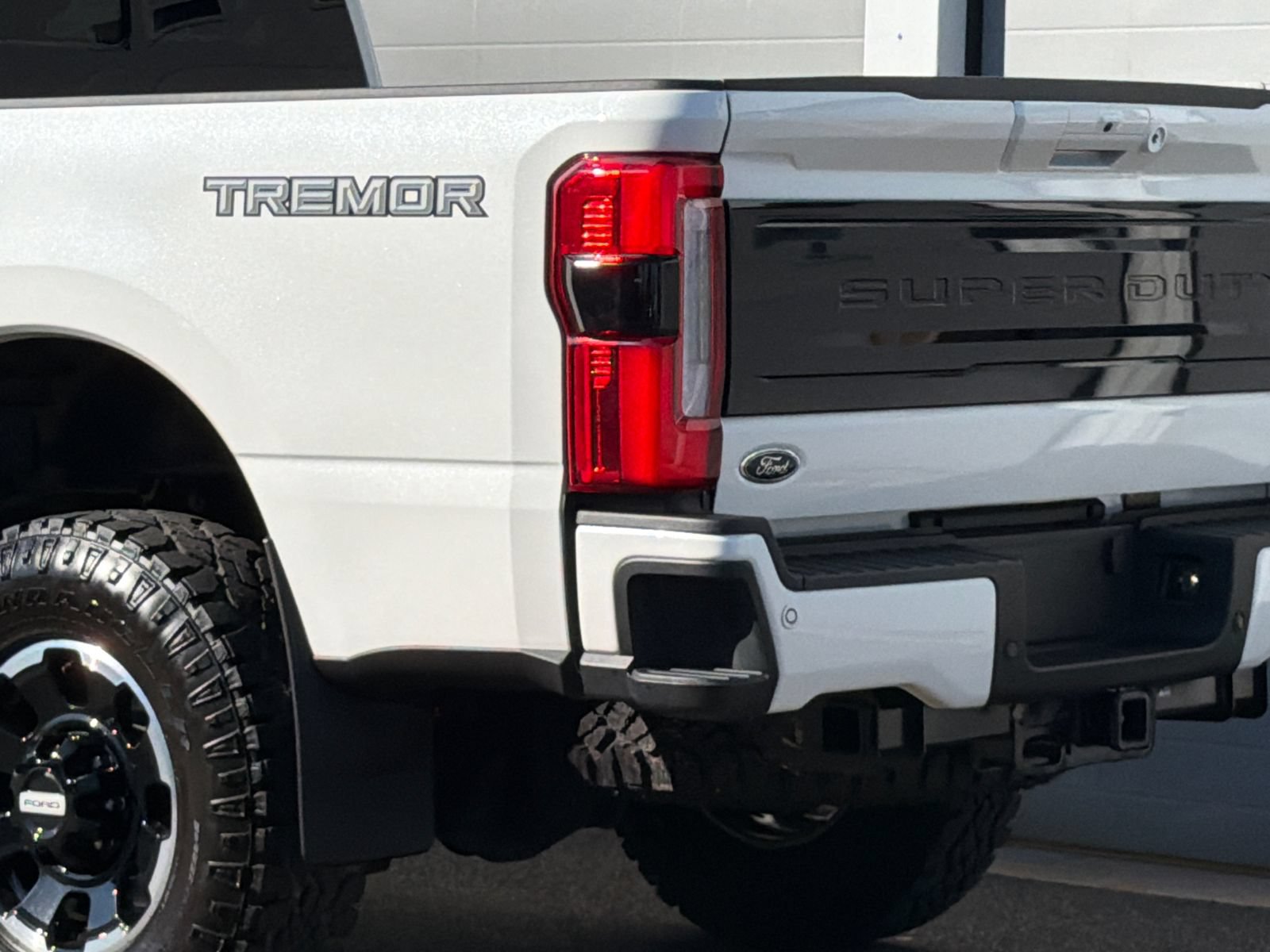 Used 2025 Ford F350 Platinum w/ Tremor Off-Road Package AWD/4WD image 9