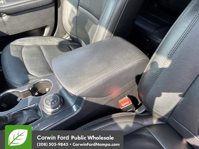 Used 2018 Ford Explorer XLT w/ Equipment Group 202A AWD/4WD image 22