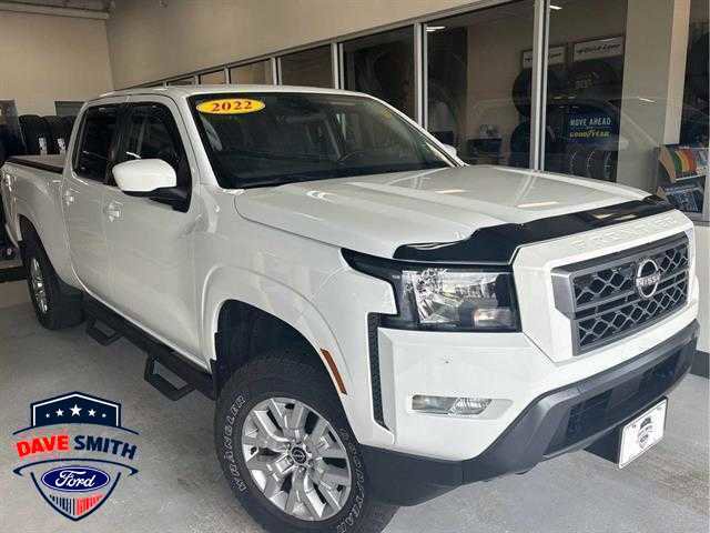 Used 2022 Nissan Frontier SV image 1