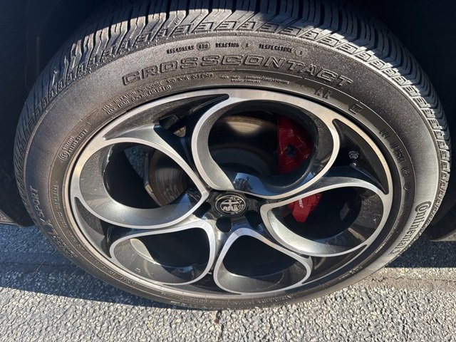 Used 2024 Alfa Romeo Stelvio Veloce image 5