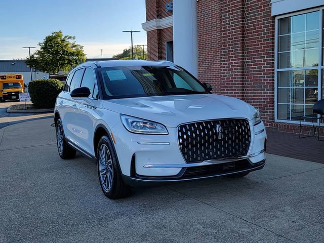 Used 2023 Lincoln Corsair Reserve w/ Equipment Group 201A image 3