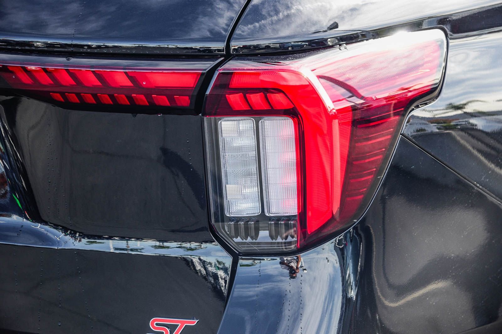 New 2026 Ford Explorer ST w/ Sun And Sound Package image 7