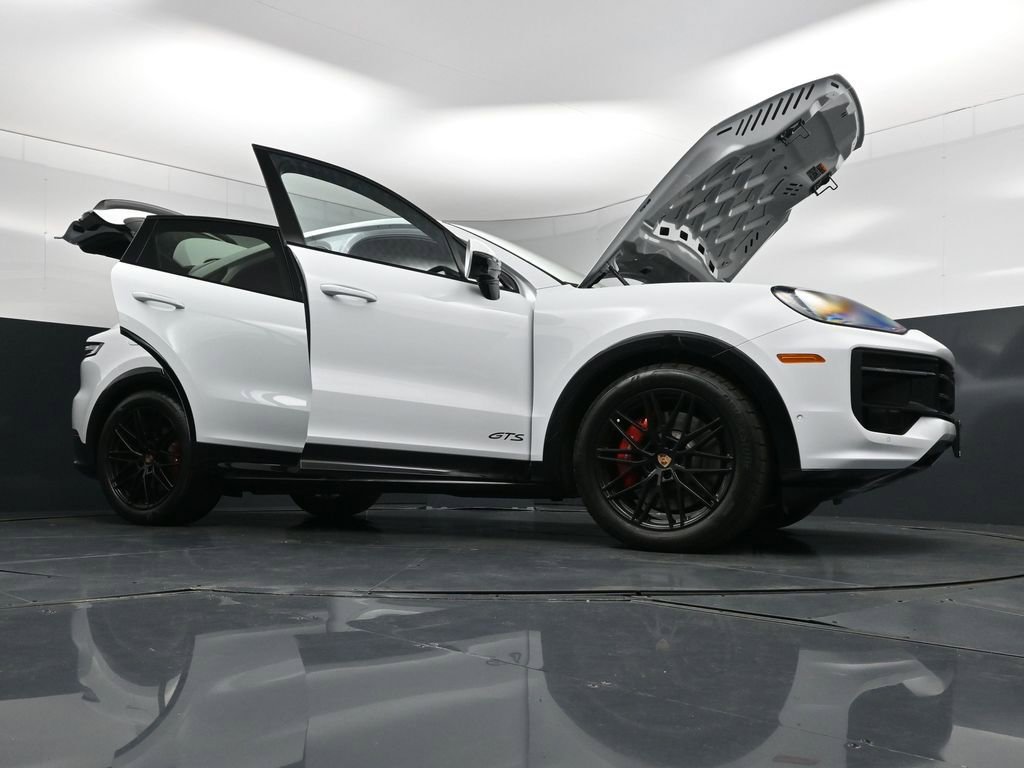 Used 2026 Porsche Cayenne GTS image 32