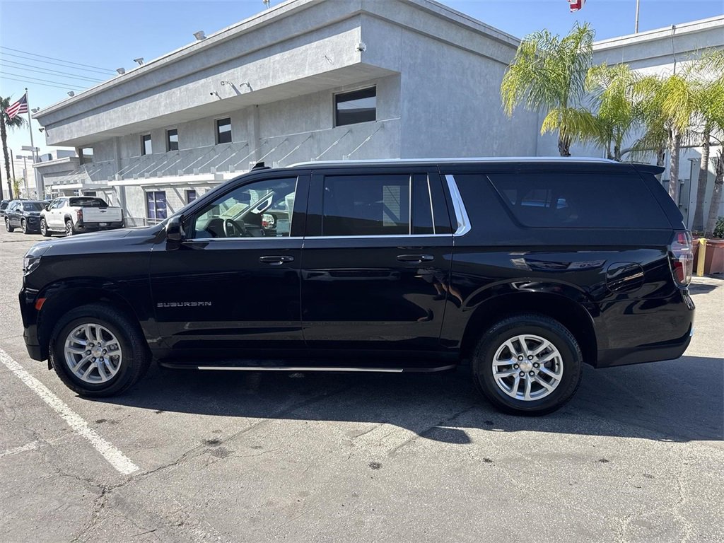 Used 2024 Chevrolet Suburban LT image 6