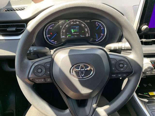 Used 2025 Toyota RAV4 XLE AWD/4WD image 19
