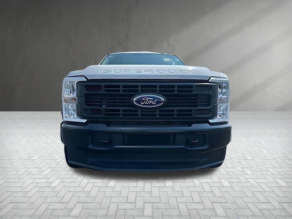 New 2025 Ford F550 XL image 2