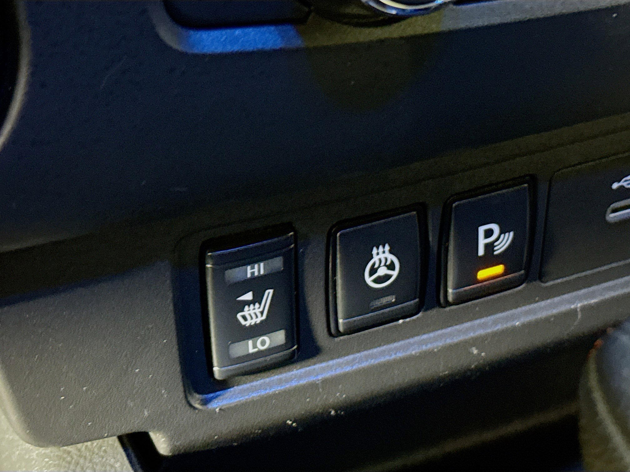 Used 2022 Nissan Frontier SV image 24