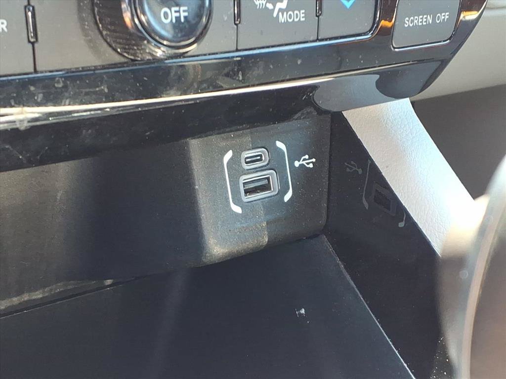 Used 2023 Jeep Compass Limited AWD/4WD image 5