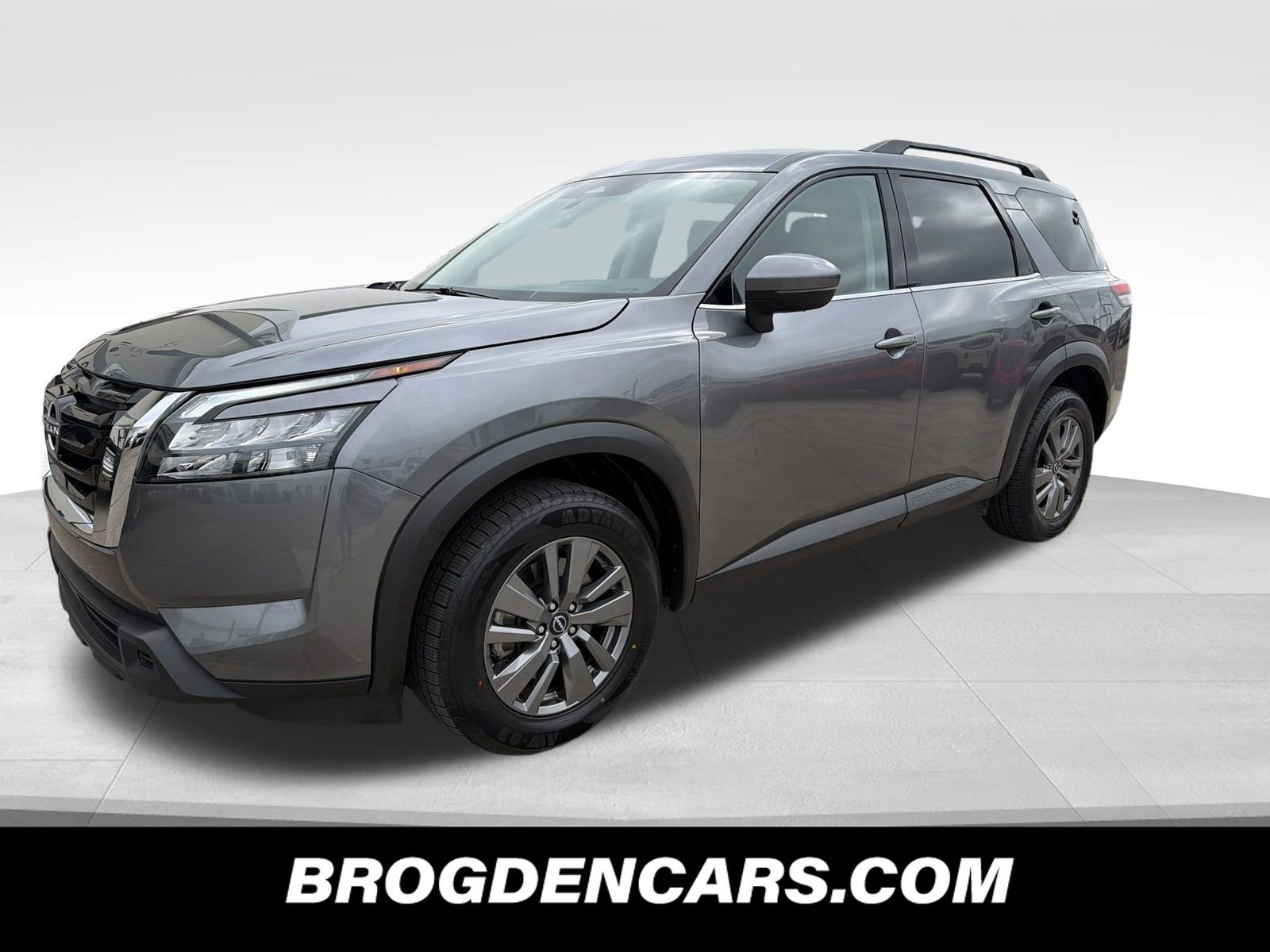 Used 2025 Nissan Pathfinder SV AWD/4WD image 4