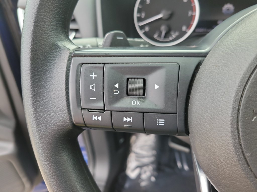 Used 2023 Nissan Rogue S AWD/4WD image 20