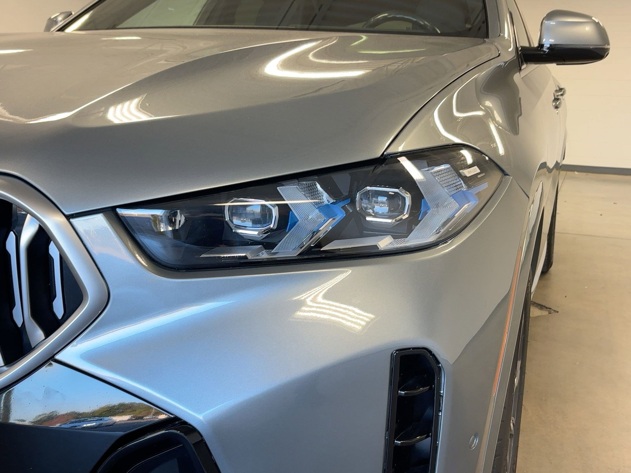 Certified 2024 BMW X6 xDrive40i image 9