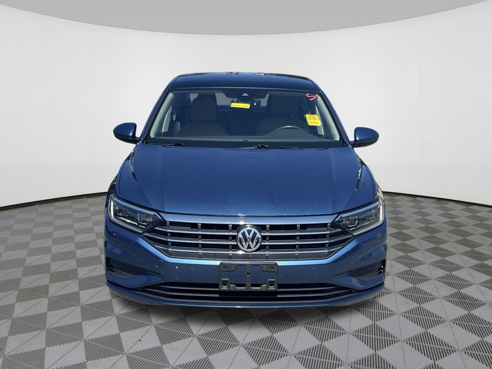 Used 2019 Volkswagen Jetta SEL w/ Cold Weather Package FWD image 3