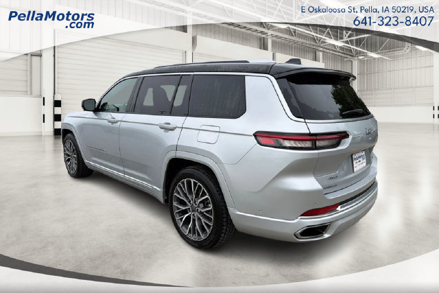Used 2023 Jeep Grand Cherokee L Summit AWD/4WD image 5