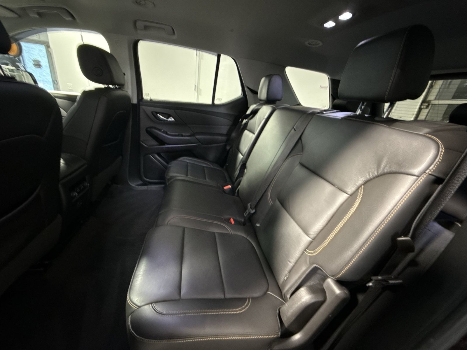 Used 2020 Chevrolet Traverse LT w/ Driver Confidence II Package FWD image 25