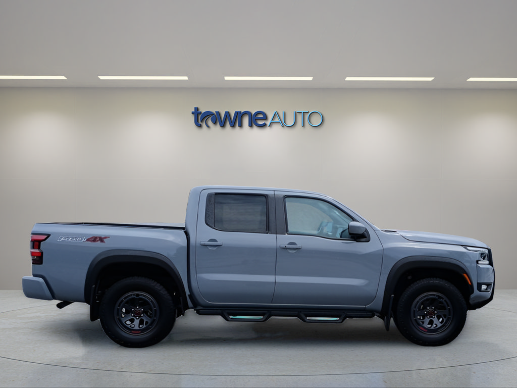 Used 2025 Nissan Frontier PRO-4X AWD/4WD image 9