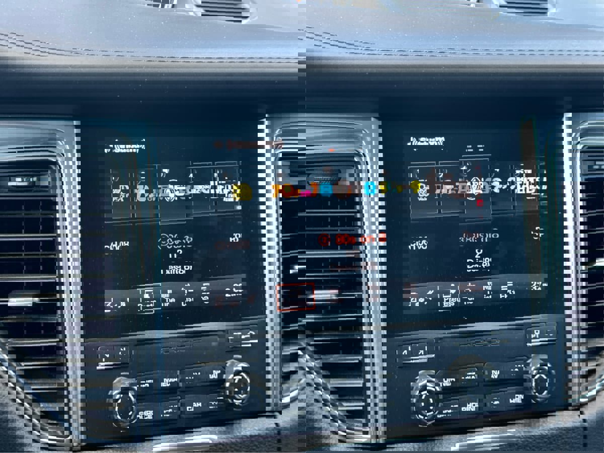 Used 2018 Porsche Macan GTS w/ Premium Package Plus image 40