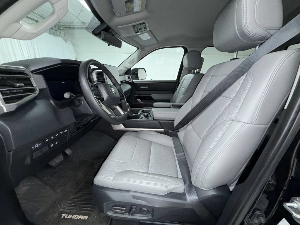 Used 2024 Toyota Tundra Limited AWD/4WD image 12