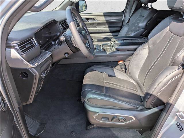 Used 2023 Jeep Wagoneer Series III w/ Preferred Equipment Group image 16