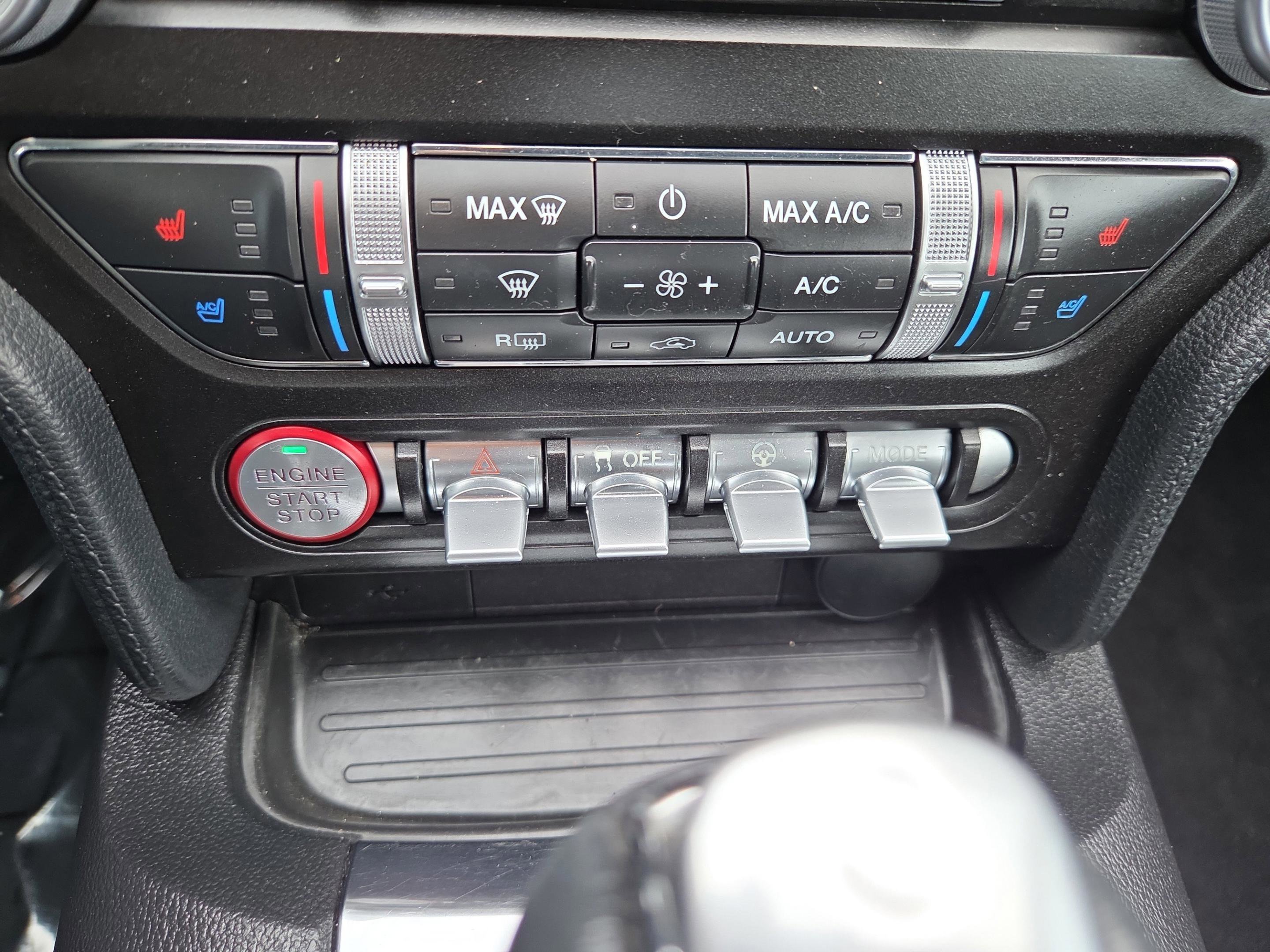 Used 2020 Ford Mustang Premium RWD image 21