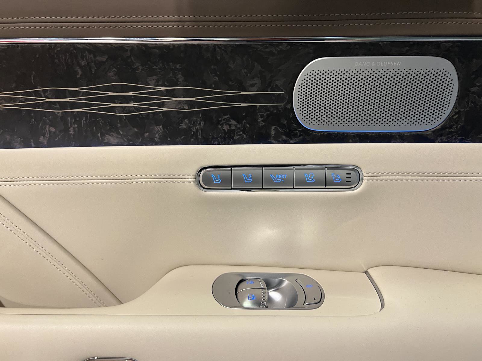 Used 2023 Genesis G90 3.5T image 36