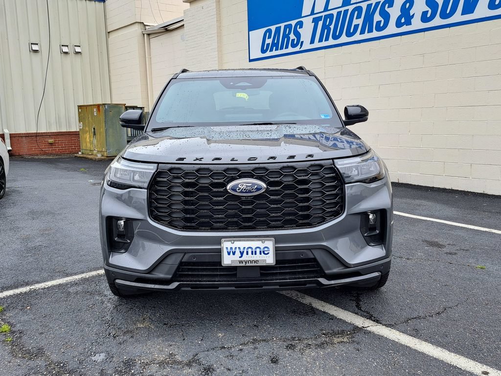 New 2026 Ford Explorer ST-Line w/ ST-Line Street Pack AWD/4WD image 2
