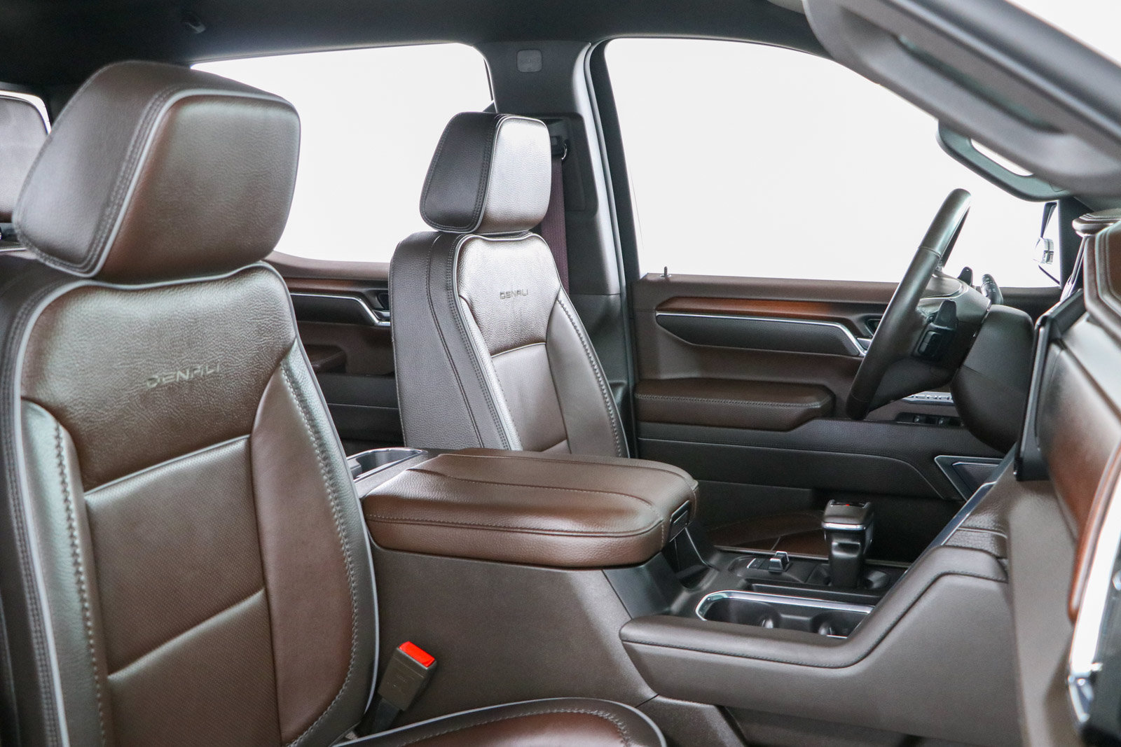 Used 2025 GMC Sierra 1500 Denali AWD/4WD image 29