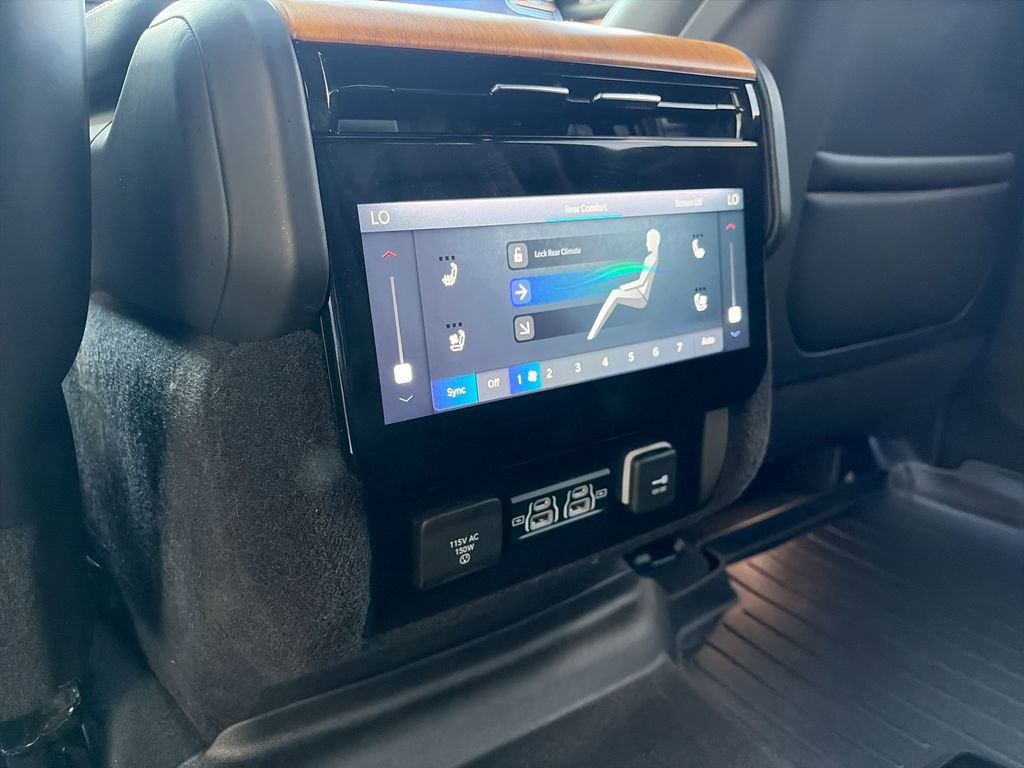 Used 2022 Jeep Grand Wagoneer Series III w/ Rear Seat Video Group 1 AWD/4WD image 29